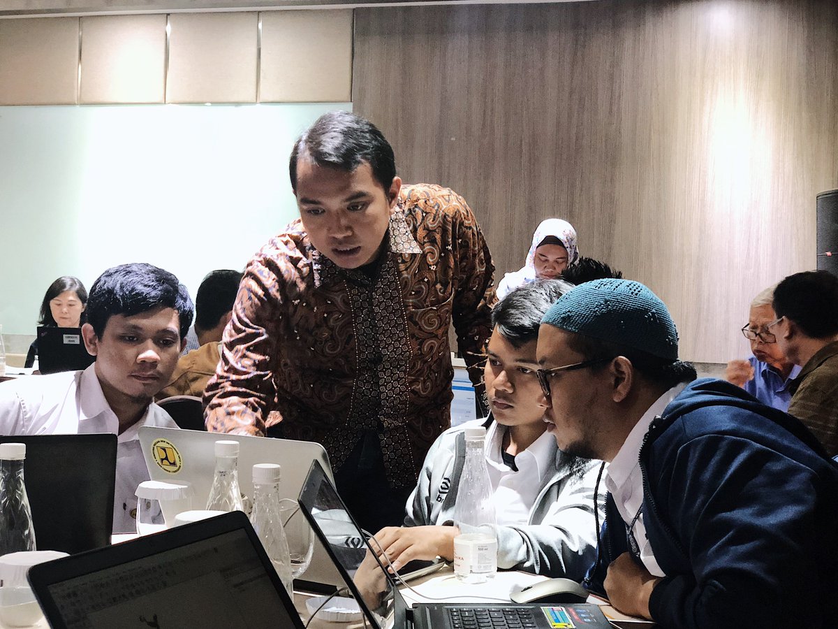 OSM_ID's tweet photo. Impact analysis and contingency plan are crucial to improve safety and economic security of communities who are vulnerable to flood and drought around dam. Today, we continue #InaSAFE workshop with @KemenPU for the @worldbank's Dam Operational Improvement/Safety (DOISP) project. https://t.co/8sLheNtT0T