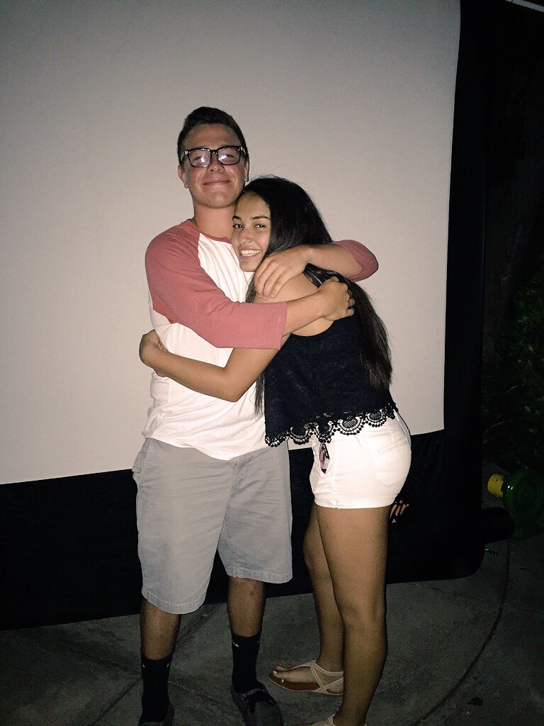 Essppyyy's tweet photo. Three Years ago tonight I asked the most AMAZING girl to be mine and I’ve never been more happier! 🤗 I love you ❤️🤟🏼 https://t.co/qCHNhdE6pF