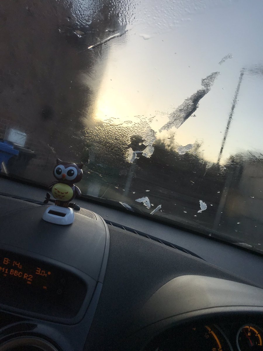 JustineMaxted's tweet photo. First time scraping ice from my car. Think I might need my big coat soon #icymorning #bitchillyout https://t.co/YE1muKao27