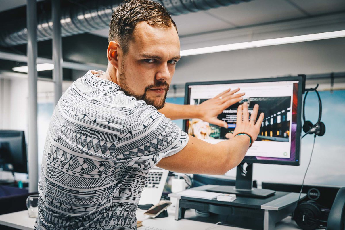 Beste Ministerie van Justitie en Veiligheid, wij zijn verantwoordelijk voor de privacy van onze klanten en wij weigeren hun gegevens klakkeloos aan jullie over te dragen. Zorg eerst dat jullie de boel op orde hebben. Pas dan praten we verder. voys.nl/weblog/waarom-… #privacy