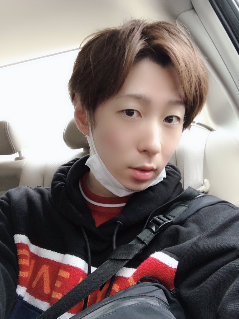 Twitter 上的 まえっさん 中国の美容院で人気の髪型にヘアセットしてくれと言ったらこうなりました ヒカルには中国人だと言われました ラファさんには80年代のオシャレな主婦だと言われました T Co 9sdon8oscl Twitter