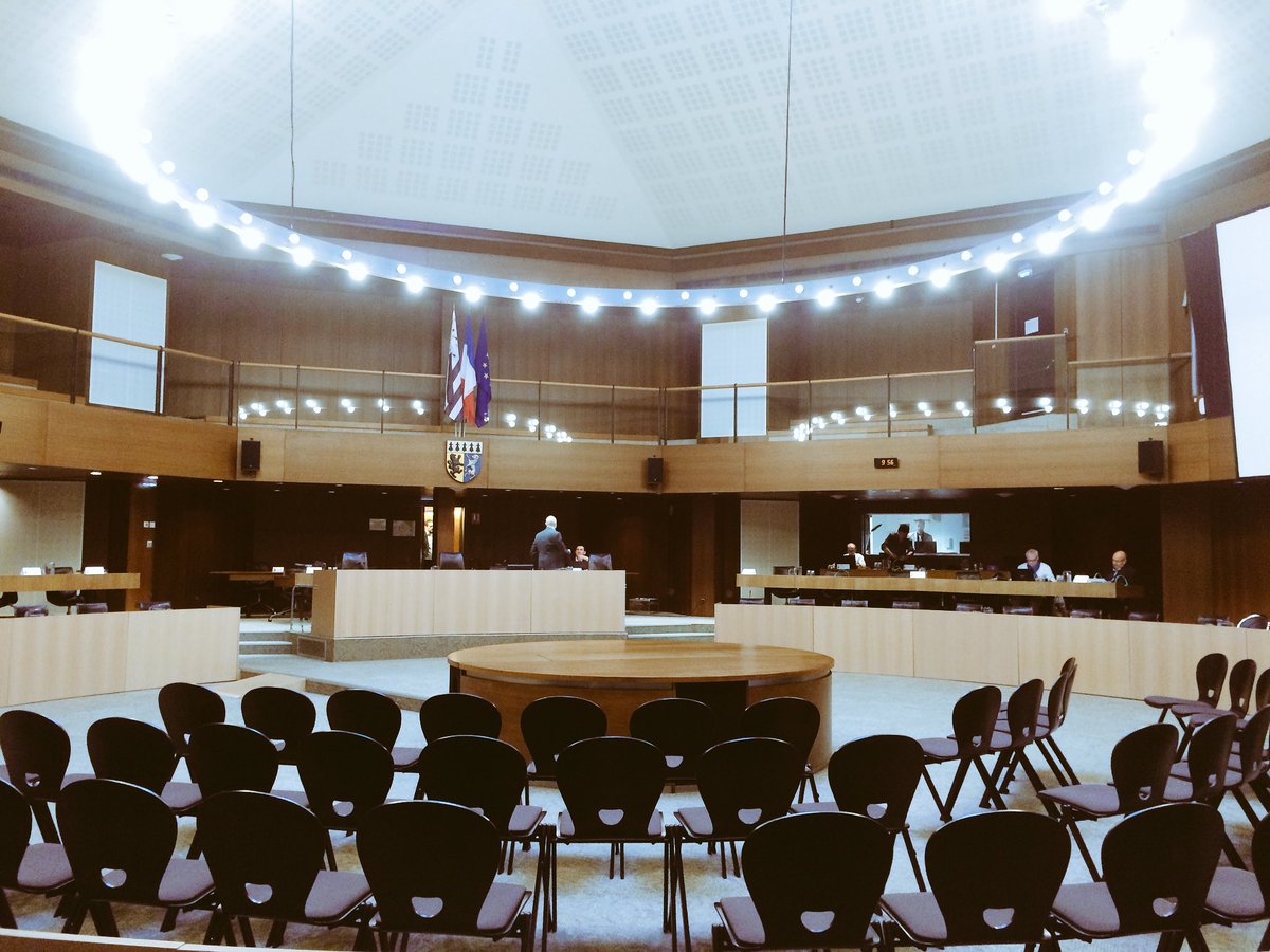 finistere_29's tweet photo. H-5 mn avant le début de la séance plénière ! Suivez-nous en direct toute la journée et retrouvez toutes les décisions ici et sur notre page Facebook #Quimper #SPDirect https://t.co/ddTKkbglgq