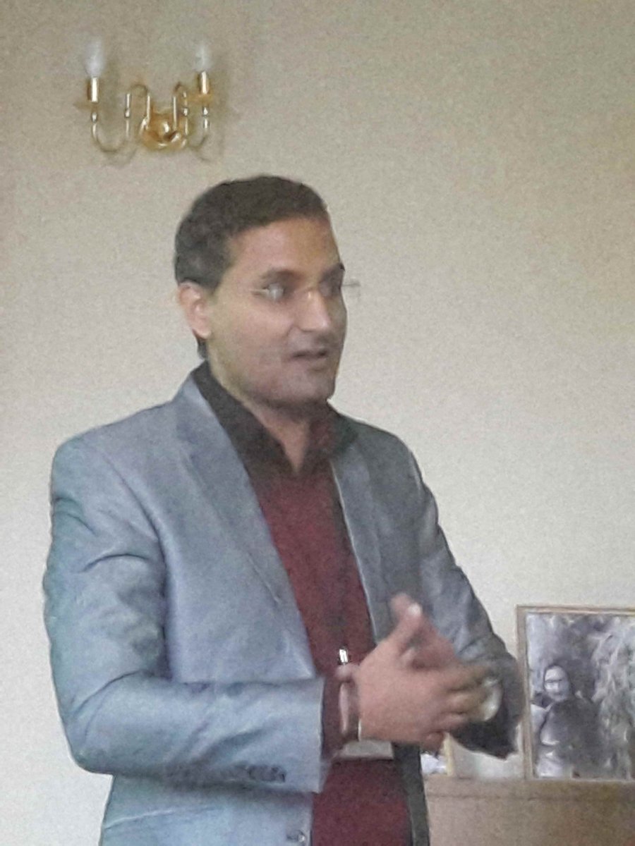 kaskekanke's tweet image. Aniket Vaibhav from Jawaharlal Nehru University, India introducing power relations and colonial influences on folklore collections in India. #SensitiveIssues #ArchivesConference