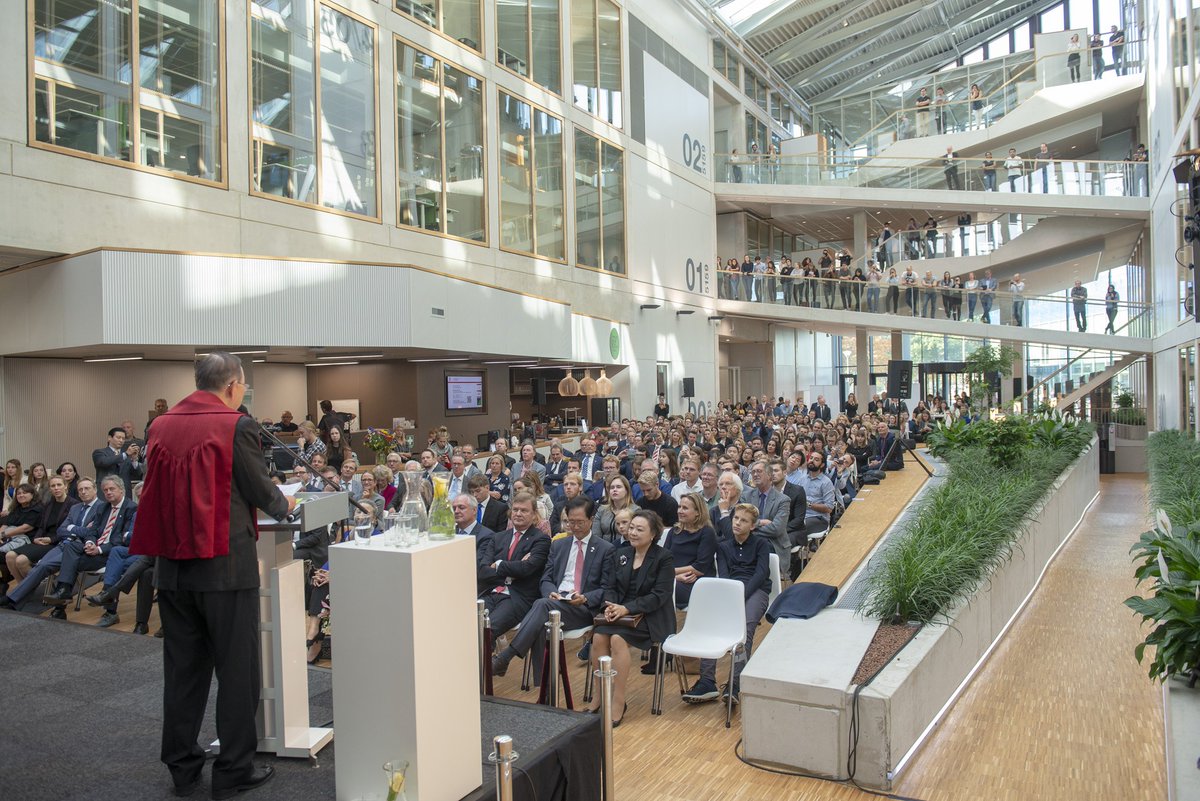 univgroningen's tweet photo. Yesterday the 8th Secretary-General of the UN Ban Ki-moon opened the Global Center on Adaptation Office in our Energy Academy building in #Groningen. Students challenged the SG with several questions https://t.co/vBvitWOiRn @GCAdaptation #bankimoon #accelerateadaptation #climate https://t.co/dCIx0bw4iF
