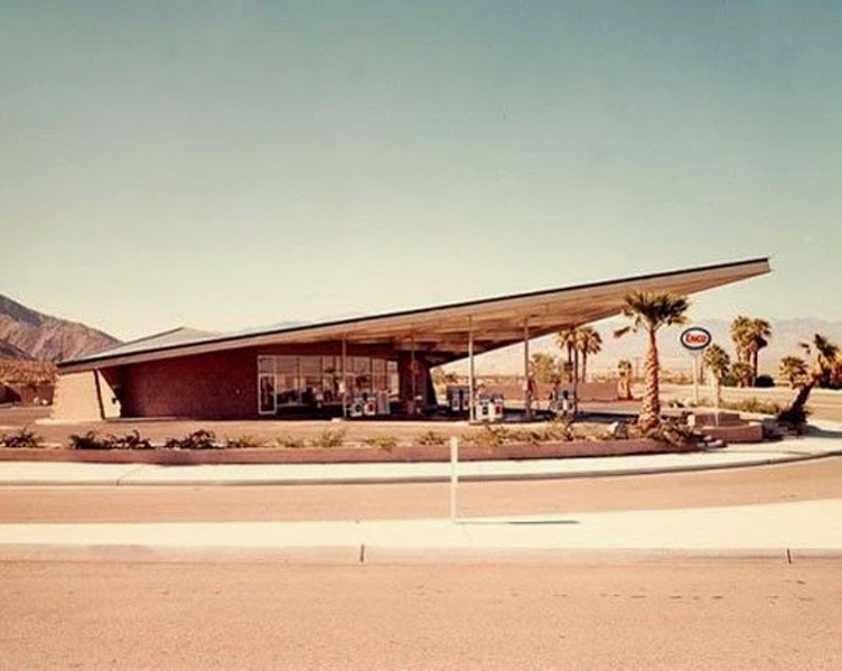 Marialovessea's tweet image. #DesertArchitecture by Albert #FREY (1903-1998) 
1. Enco Gas Station 1965 Palm Springs CA
2. Palm Springs City Hall 1952  
3. House II - 686 Palisades Drive 1964 #PalmSprings 
 #JuevesdeArquitectura #MCM #California