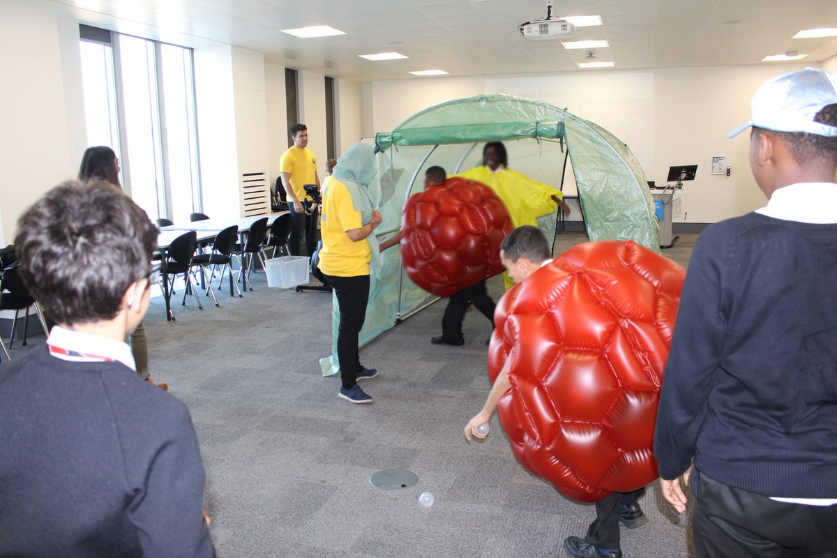 KingstonECE's tweet photo. Let it Flow: The Journey of a Red Blood Cell @KingstonUni is a fun interactive journey for everyone to learn more about our blood and our health. ποΈββοΈ@RoyalSocBio #VRbodyexplorationprogramme #biologyweek #kingstonuniversity #RoyalSocBio #physiology #STEM #outreach https://t.co/xeOzSADMF7