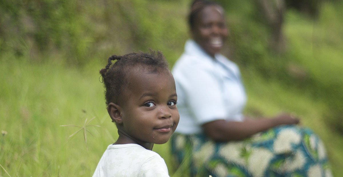 OpenArmsMalawi's tweet photo. On the International Day for the Eradication of Poverty, spare a thought for Malawi where around 74% of the population live below the poverty line, with many families surviving on less than £1 a day #endpoverty #IDEP2018 #Malawi #charity https://t.co/LDYdKiOurJ