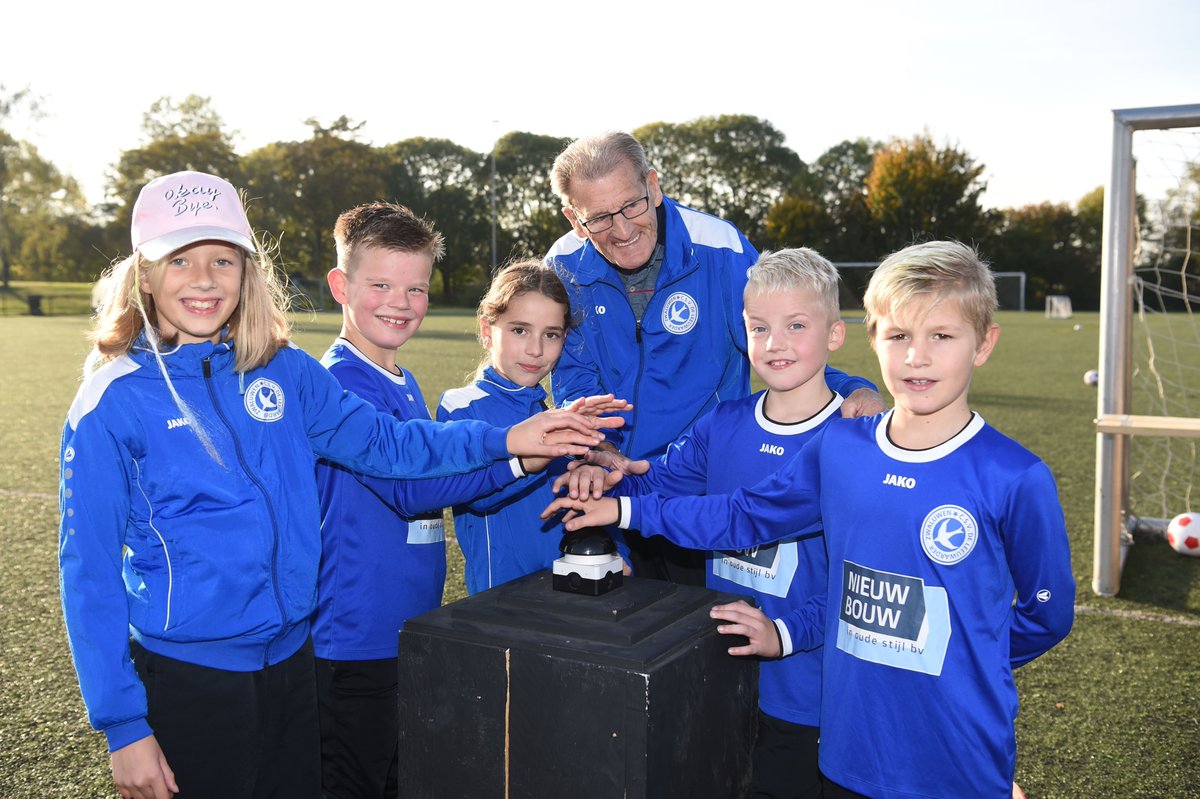 De nieuwbouw van Sporthal Nijlân in Leeuwarden is van start! De sporthal biedt onderdak aan voetbalclub CSV de Leeuwarder Zwaluwen, leerlingen van meerdere onderwijsinstellingen en het CIOS, sportverenigingen en onderwijs/sport gerelateerde commerciële activiteiten.