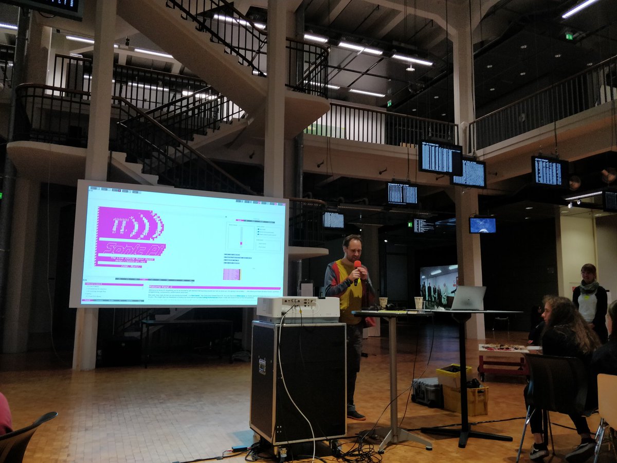 lis_zacho's tweet image. Workshop with Sam Aaron at ZKM😀
#coding #dkpol #codingpirates #codeyourlife
Vi er vildt spændte, og det er en stor oplevelse at møde ham, der lavede Sonic Pi. Go go music