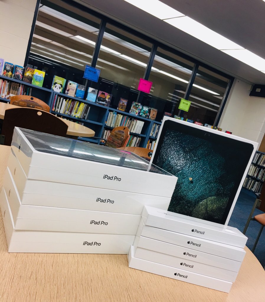 WestG_Media's tweet photo. 😍😍😍#ipadpro #newtechnology #imdrooling #writegrants @WestGEdFnd @WestGSchools @Principalkish https://t.co/QicJqeeO21