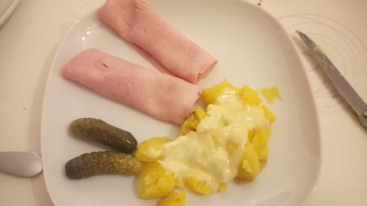 TestsAddict's tweet photo. C'est parti pour le test du fromage 🧀 #FromChaudErmitage #testproduit #trnd #fromchaud #fromage #cestquedubonheur merci un régal. #kiff https://t.co/HFDXPJgHeW