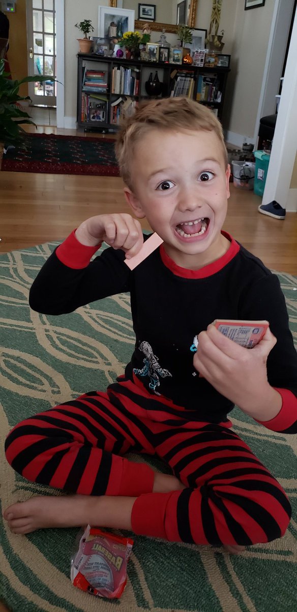 jeknudson's tweet photo. @vintage_breaks Vintage gum is the breakfast of champions! https://t.co/HwqiR5z7HG