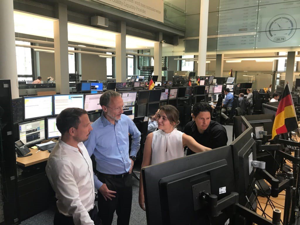 NetAppDACH's tweet image. Klappe die Zweite: Unser #DataVisionary Video nimmt Gestalt an. Danke für Eure Gastfreundschaft und Unterstützung, @uspankowski, Samir Gärtner und Peter Litschel!