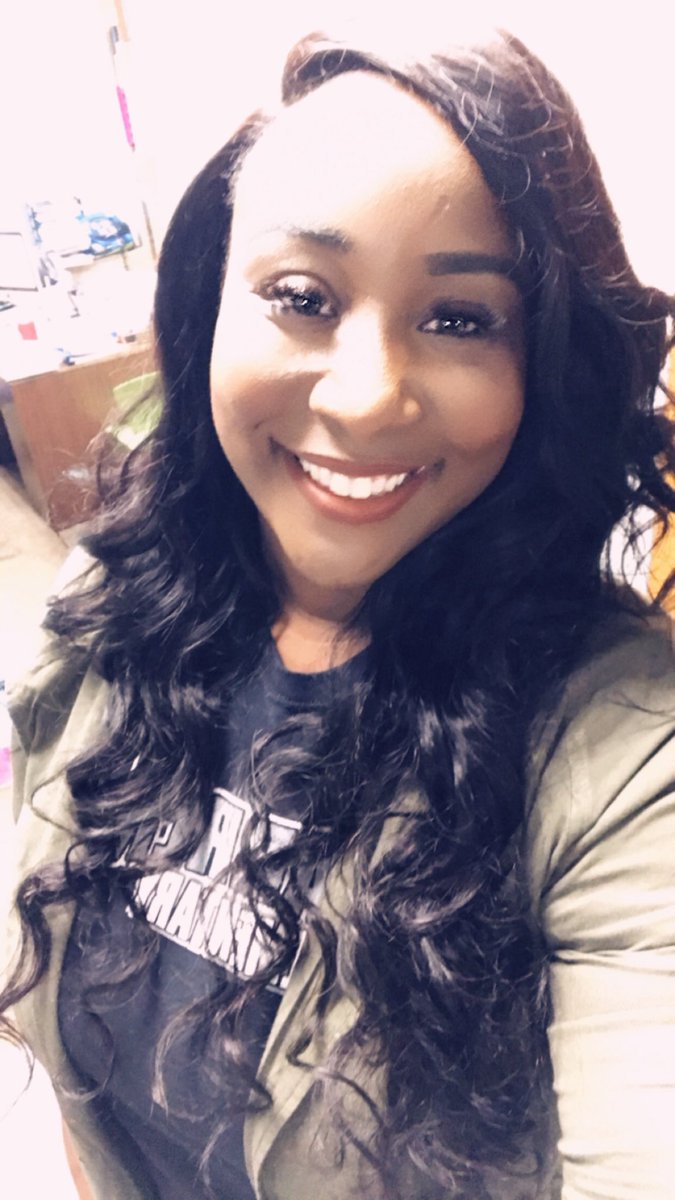 MsJones6th's tweet photo. This lady goes above and beyond for the students at our school! #DragonTweets https://t.co/CC308sPETd