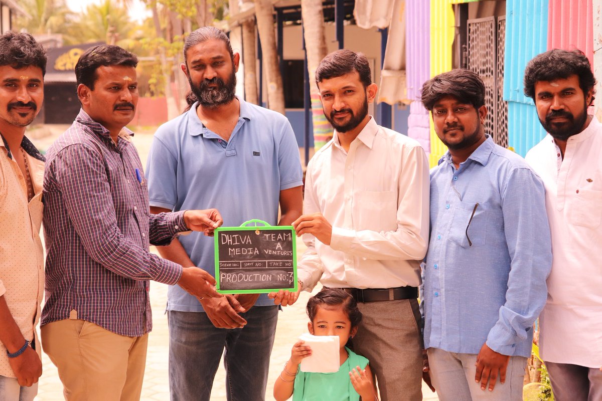 AmudhavananFC's tweet photo. Very proud to see that students from clusters media college making movie after long gap. Pls encourage them.
@VishalKOfficial bless and support the team for all success.
Thank u.
#TeamAVentures
#31stOctober
#StudentsClustermediacollege
#VivakiDirdebutPooja https://t.co/ZzcMWmNeoW