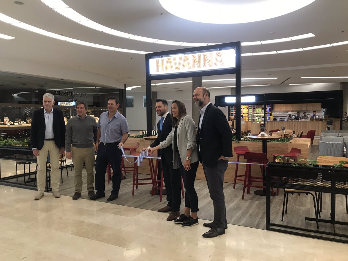anitamendocina's tweet photo. Inauguración nuevo local @Havanna_arg en @Palmares_Mall #EstamosMasGrandes https://t.co/AraCBZwQWm