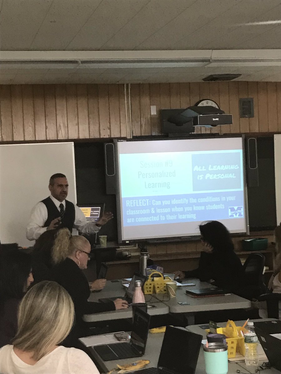 mtromblee1's tweet photo. Very excited to learn along side motivated & passionate Ts at our first #breakthrough training of the year. Topic: Personalized Learning through voice, co-creation, social construction, & self discovery. #breakthroughstrong @EdServices_MCSD https://t.co/4soLDPSjLQ