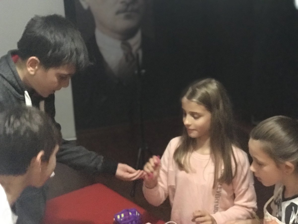 Yaşayanlar problemler 🌸 #matematikheryerde <a href="/elvin_oven/">Elvin Öven Güçbilmez</a> @topkapi_doga