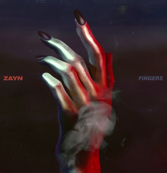 zjmessed's tweet photo. só eu que acho que essa mão é da gigi ??? se não for é muito parecida mano zayn apaixonado é um fofo #Fingers #Z2isComing https://t.co/qkKNfuD5Qa