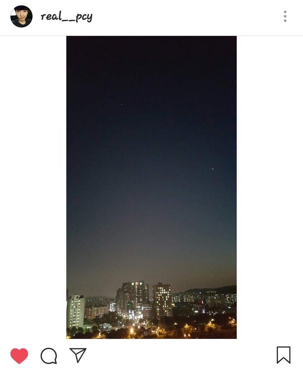 qtpiebyunbaek's tweet photo. Chanyeol × Stars × The Universe

150526 Chanyeol: I took a photo of the stars with my phone camera!!! To be honest, my dream up till kindergarten was to be an astronaut.. Tonight, I will dream of docking (at a space station).. Goodnight everyone ❤

#CHANYEOL @weareoneEXO #찬열 https://t.co/k112p4SuPW