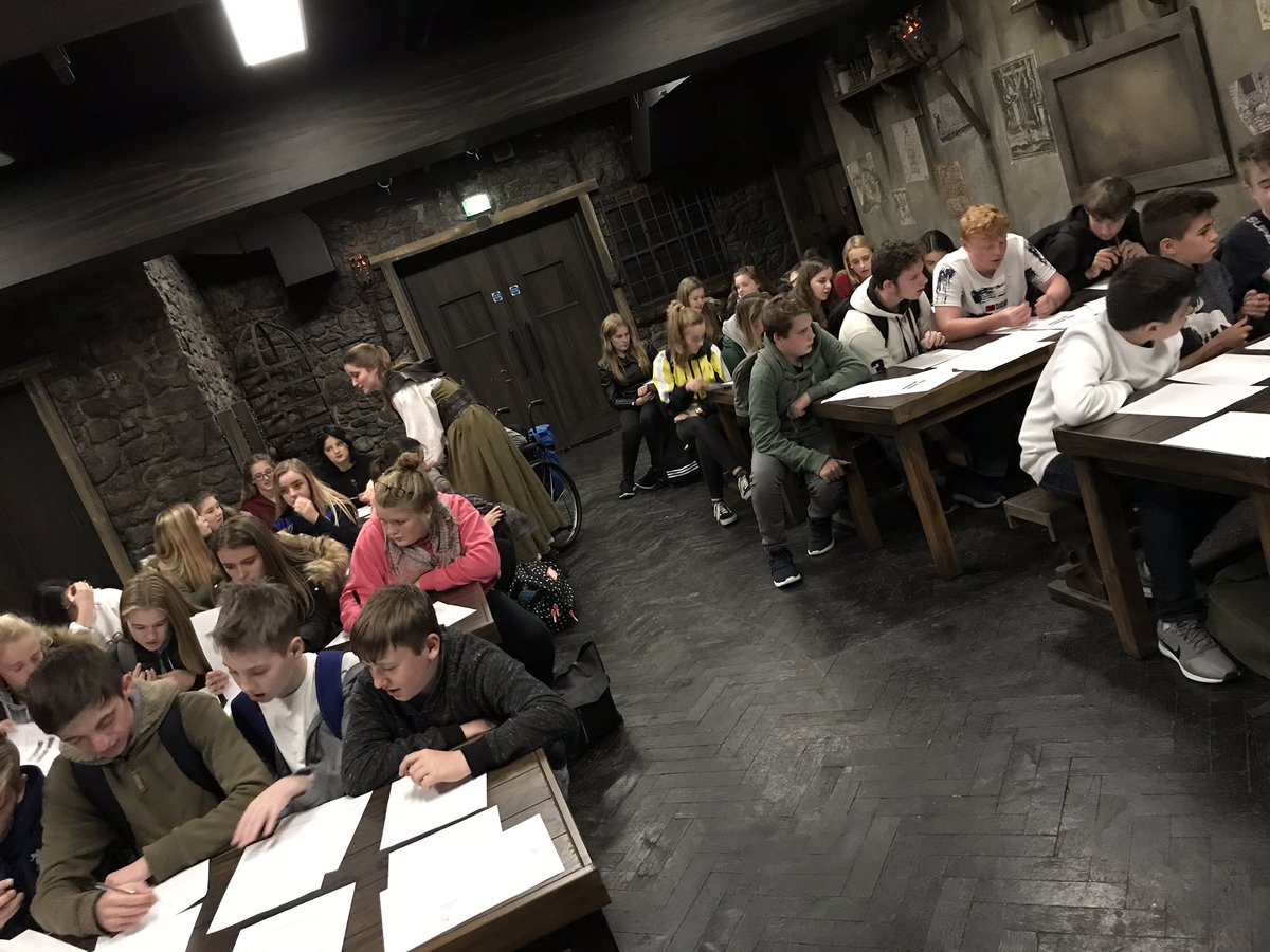 Y10 learning about how to create atmosphere and script writing ✍️ #Londondungeons #gothicwriting @angmeringschool