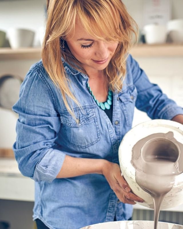 What a treat it is to be out of the workshop for a few weeks and in London wearing clothes that aren’t covered in clay. This is me (Helena) one half of Studio Haran in our old workshop back in Cornwall about a week before we moved into our new one.

We’r… ift.tt/2AgPz4A