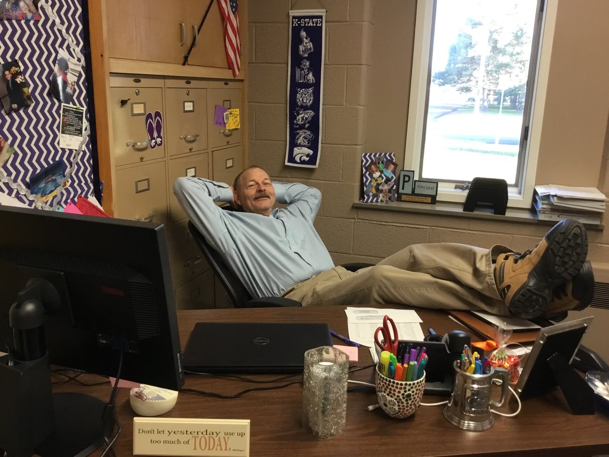 SCMS466Fox's tweet image. When the cats away. . . . .