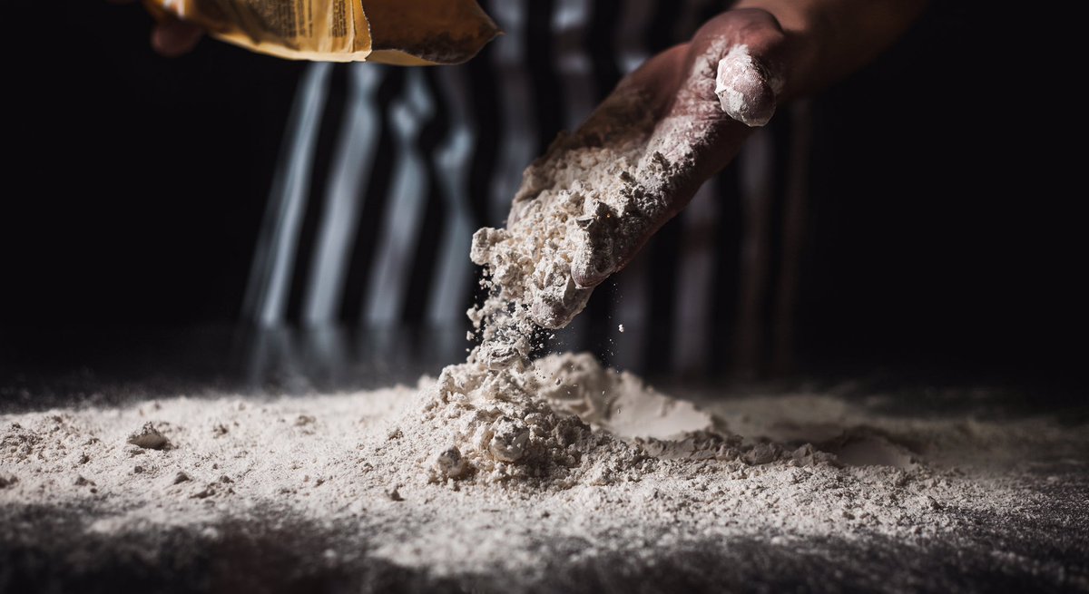 Buscamos nuevo #PASTELERO para nuestro restaurante en el centro de Palma. Te interesa? Envia CV a aromata@andreugenestra.com 😉