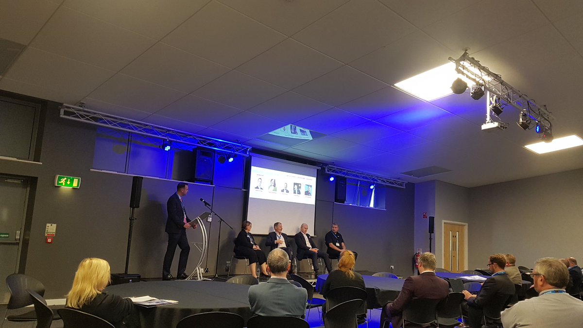 emconshow's tweet photo. Tweet your #EMCONpanel questions to @JacksonHoggRec #EMCON2018 https://t.co/86q3oajUZa