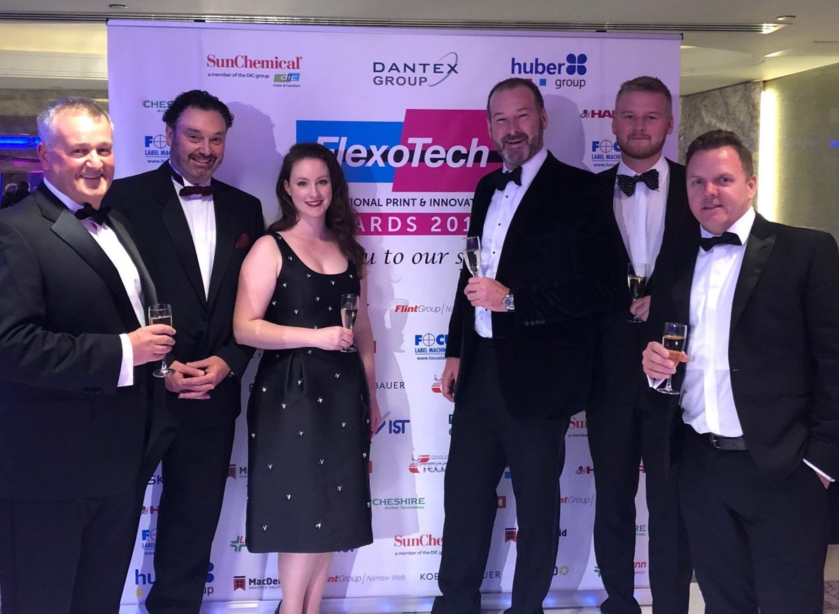Pamarco1946's tweet image. #TBT to the #FlexoTech 2018 Awards. Our team in Europe cleans up nice!