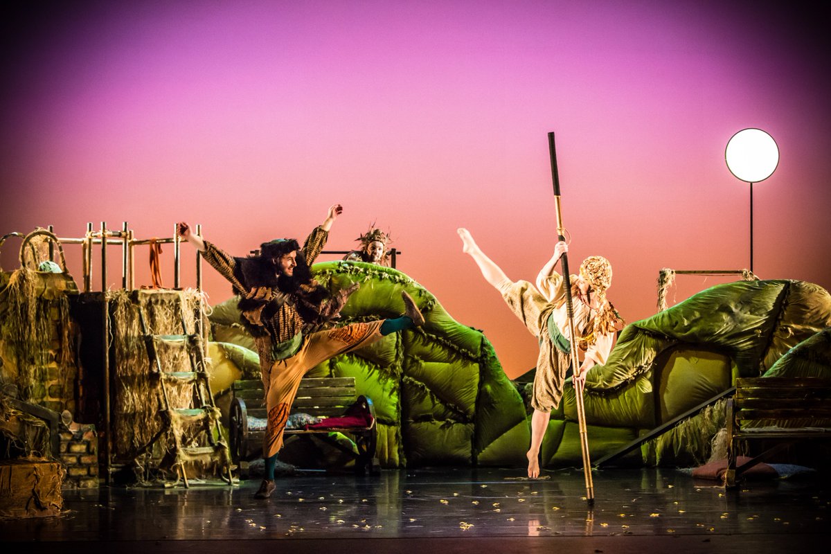 balletlorent's tweet photo. Wow what a day! It was great to appear on @thismorning to share our take on 21st century fairytales and we can't wait to bring Rumpelstiltskin to @castindoncaster @warwickarts &amp; @PontioTweets  Book tickets here >> https://t.co/PfKkNEreh5 #thismorning #rumpelballet https://t.co/o4tlRqm1Ll
