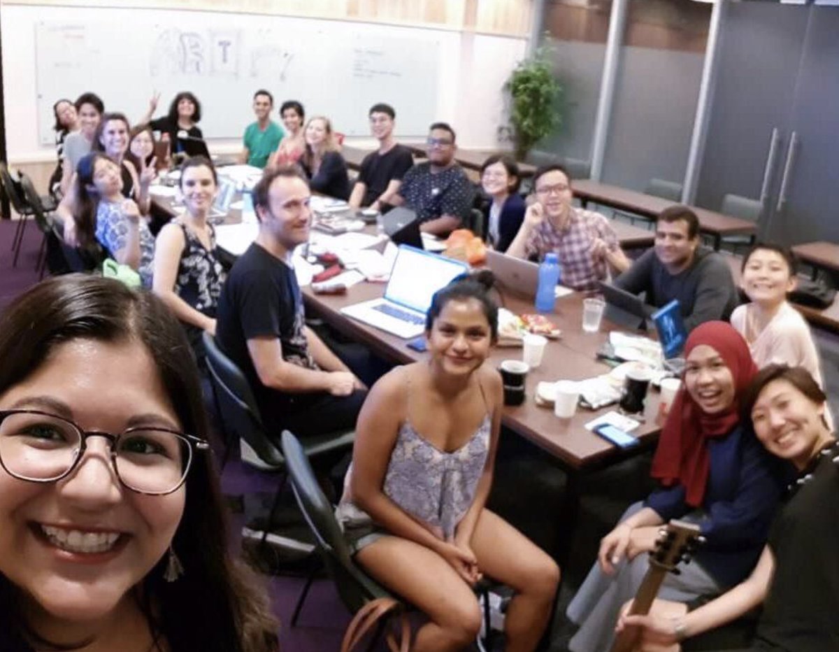artnightsg's tweet photo. #TBT to our first #artnightsg gathering earlier this year at @wework Singapore! It was a night full of creativity, and the energy was high! Keen to join us for the next Art Night? Deets: Thurs Oct 25th, 7pm, WeWork @ Beach Centre. https://t.co/Q1qHpTSJsQ