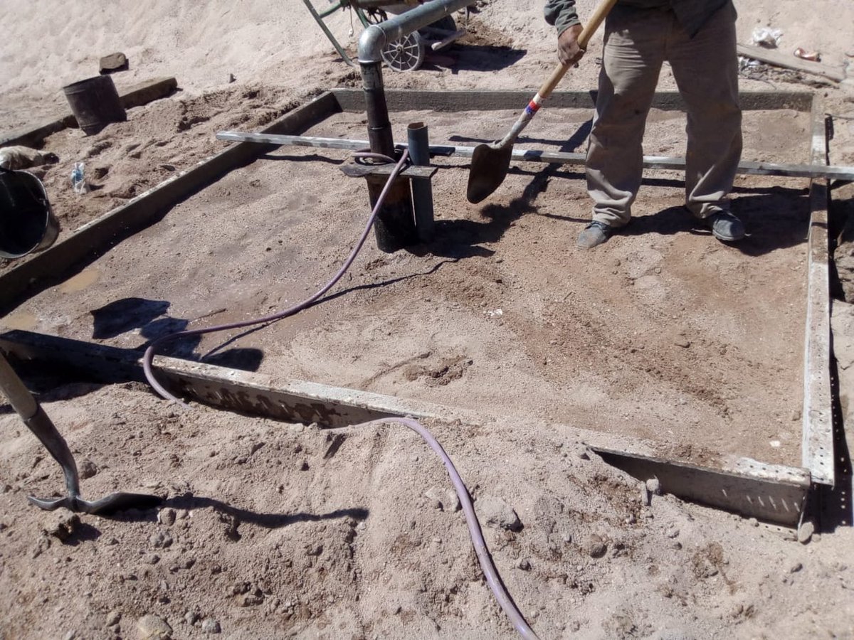 MinAguaYEnergia's tweet photo. Estamos trabajando para llevar #MasAgua a vecinos de #Aimogasta. Con un esfuerzo realizado por el gobierno provincial, estamos acondicionando la perforación en #ClubRiver que llevará más agua para mejorar el servicio de agua a vecinos de los barrios #Coorperativa e #Inmaculada. https://t.co/mR9rsCcdLE