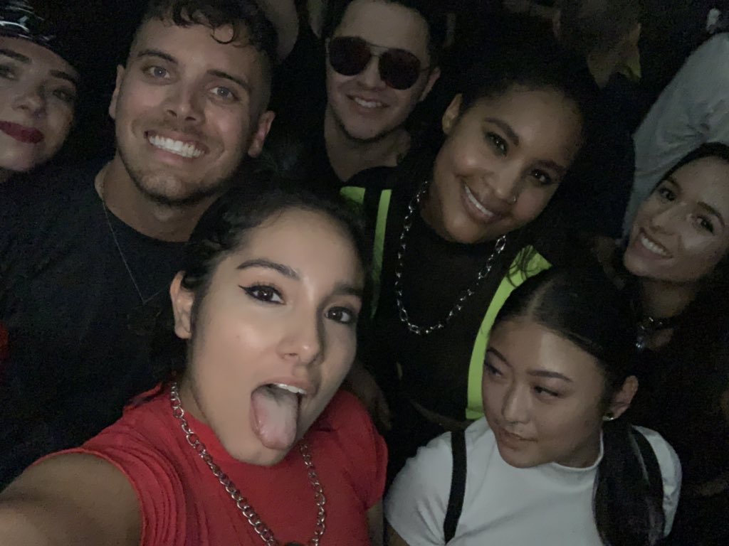 esabelleeden's tweet image. I have to laugh! Gashouder night one was ridiculous 💥🔥💚✨ #ADE18