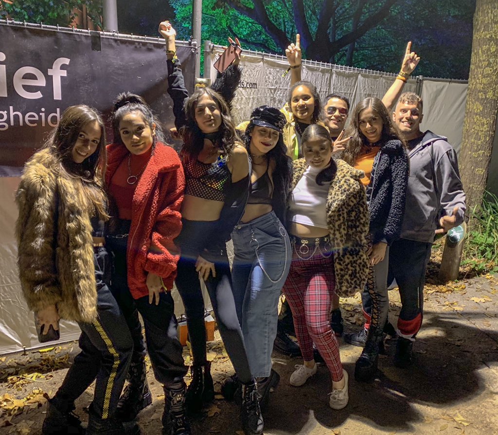 esabelleeden's tweet image. I have to laugh! Gashouder night one was ridiculous 💥🔥💚✨ #ADE18