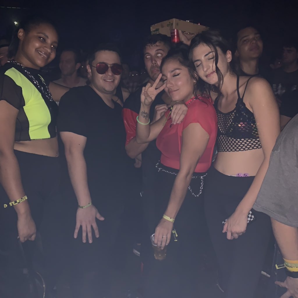 esabelleeden's tweet image. I have to laugh! Gashouder night one was ridiculous 💥🔥💚✨ #ADE18