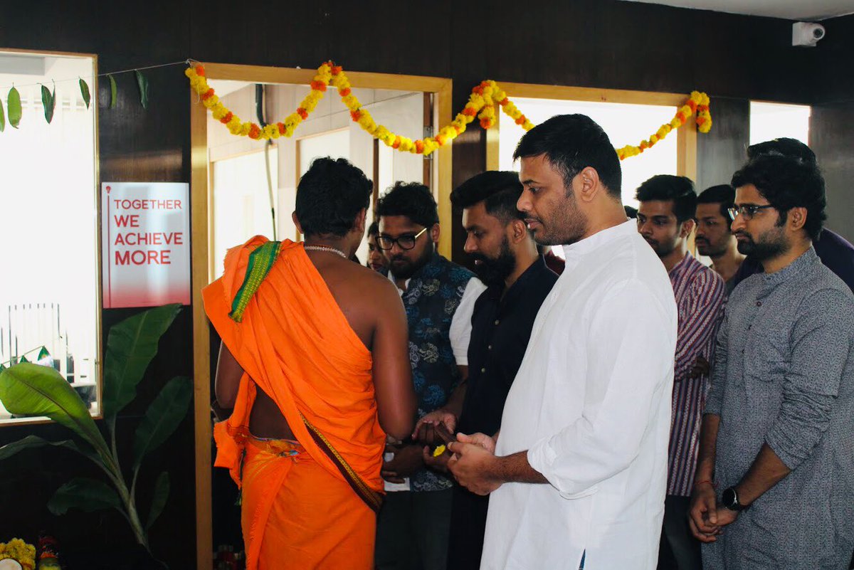 sachshen_says's tweet photo. Dasara pooja at @LetsServiceAT . Had a blast. :-) #Dasara #LetsServiceAutomotive https://t.co/oRYYQs8wQR