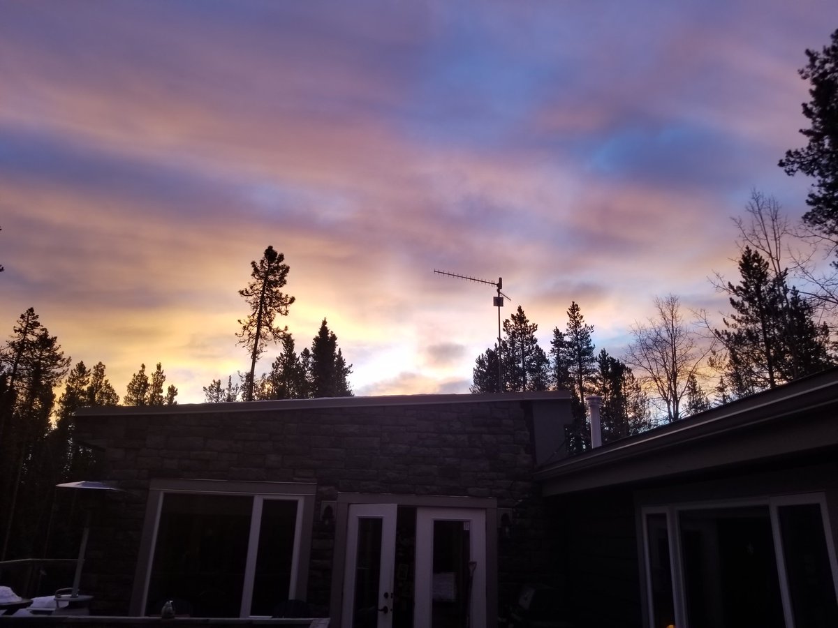 TasteofBragg's tweet photo. Stunning sky above #BraggCreek this morning! Come take a look! #sunrise #everythingispink @CTVStanfield https://t.co/Q6noAxZmI6