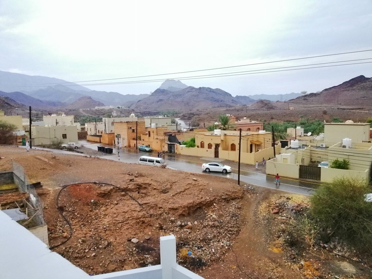 AL_maidan99's tweet photo. منظر من البلده وقت الامطار قرب المغرب
18 اكتوبر 2018
#اخدود_الصيب 
اللهم اسقنا الغيث ولا تجعلنا من القانطين
#الرستاق 
#وادي_بني_غافر 
#الميدان https://t.co/HsGJQqR3mZ