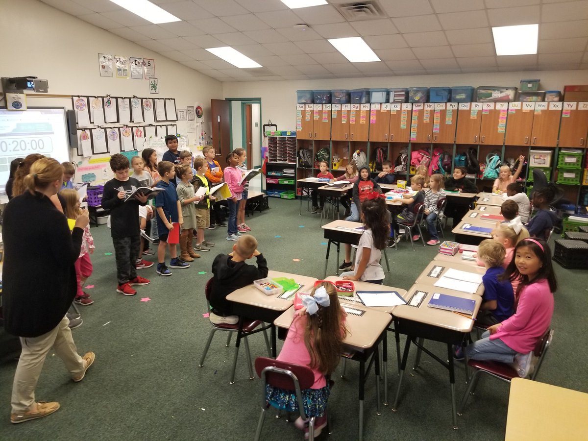 ThayerK510's tweet photo. Working with some third grade friends this morning! Surveying and collecting data!- Excited to check out the bar graph results after our data is analyzed! #wearepowhatan https://t.co/pN1iqANqiV