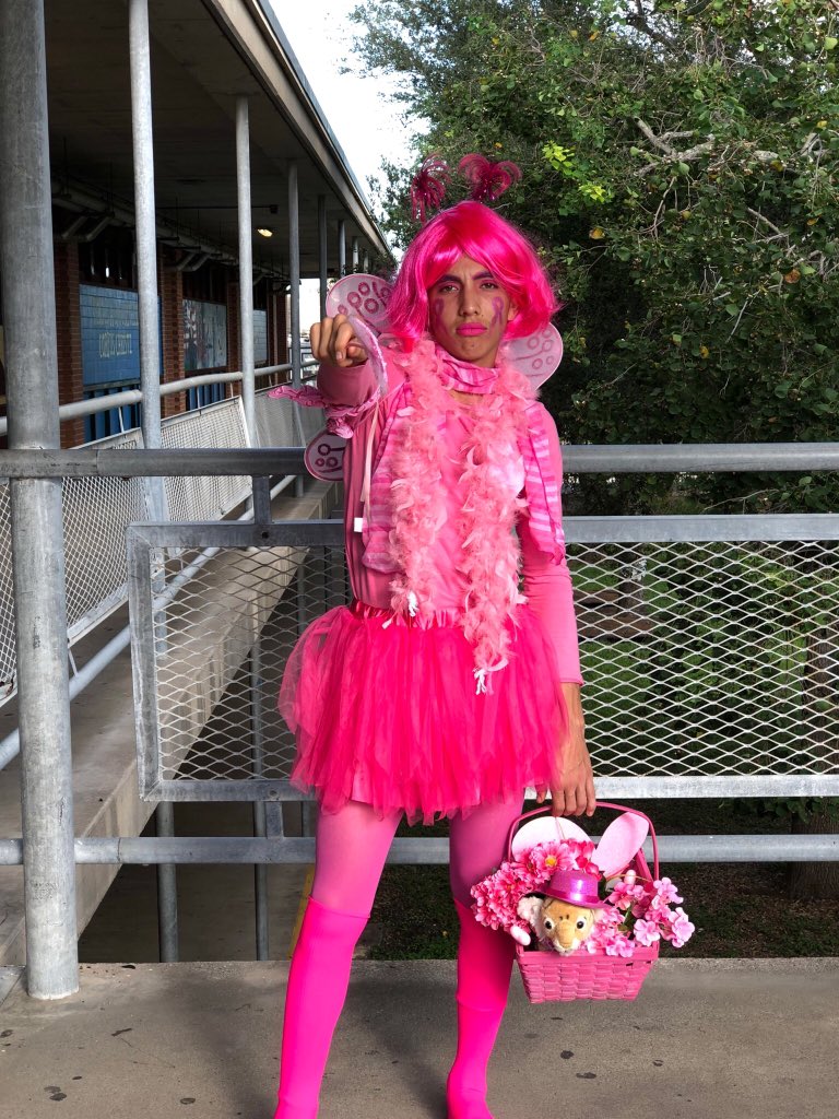 mcarrollstuco's tweet photo. Vote for the BEST Pink Man on the poll below this tweet 👇🏼👇🏼 💓🎀 Winners Class Council gets a Prize! 
1st Pic- Freshman 
2nd Pic-Sophomores
3rd Pic-Juniors
4th Pic- Seniors https://t.co/S8S28PraP2