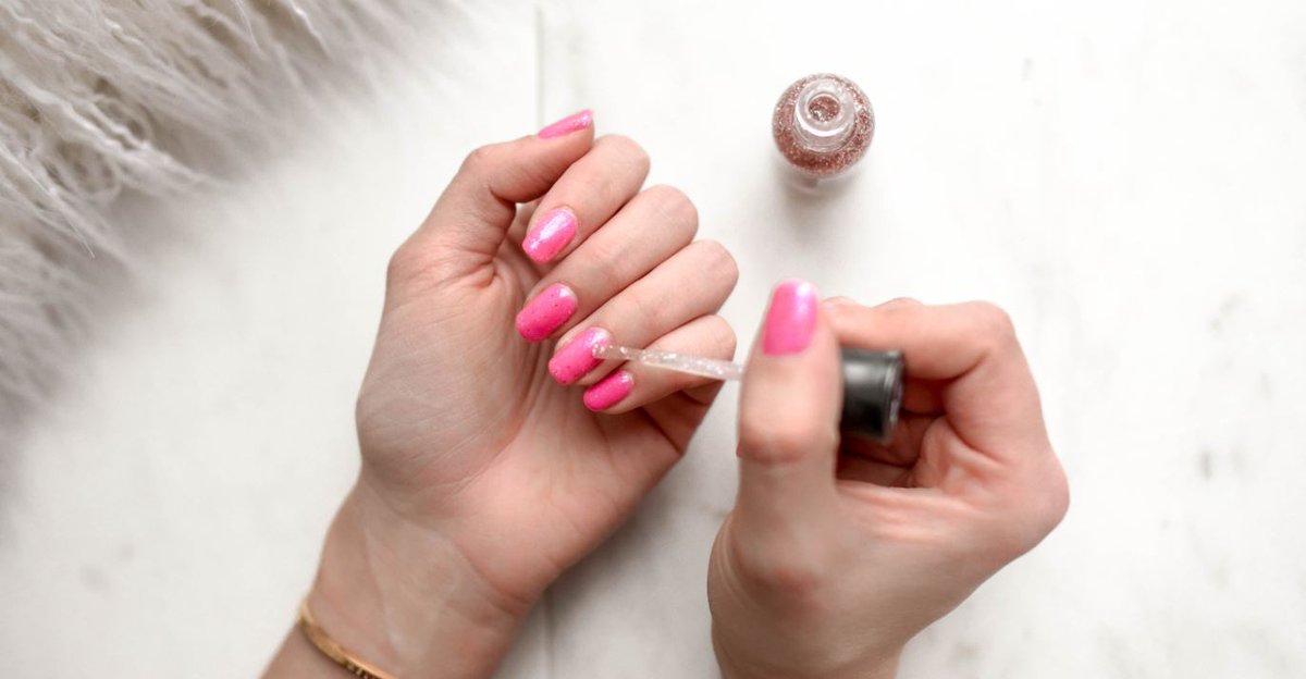 betrousse's tweet photo. Découvrez nos 8 conseils pour garder votre vernis plus longtemps sur vos ongles. Cliquez juste ici : https://t.co/tmEgyWbjMz https://t.co/reyTBia2Q9