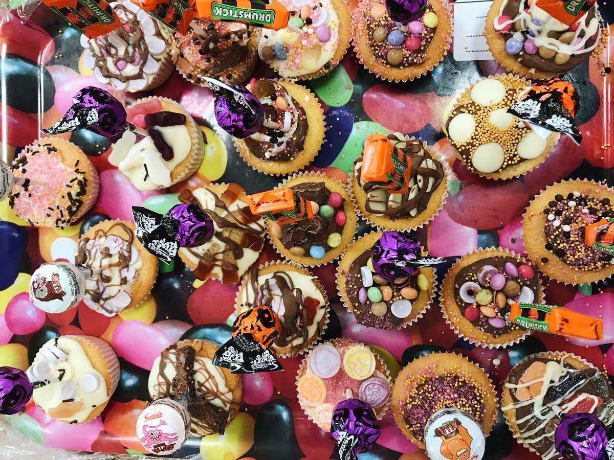 SheffieldHigh's tweet image. The whole school is baking up a storm for #NationalBakingWeek 🍰 the Junior School was filled with cake yesterday for the Amethyst House Charity event, with a Bake-Off competition and lunchtime bake sale raising money for the @SheffChildrens 
@GDST #sheffieldgirls #gdstspirit