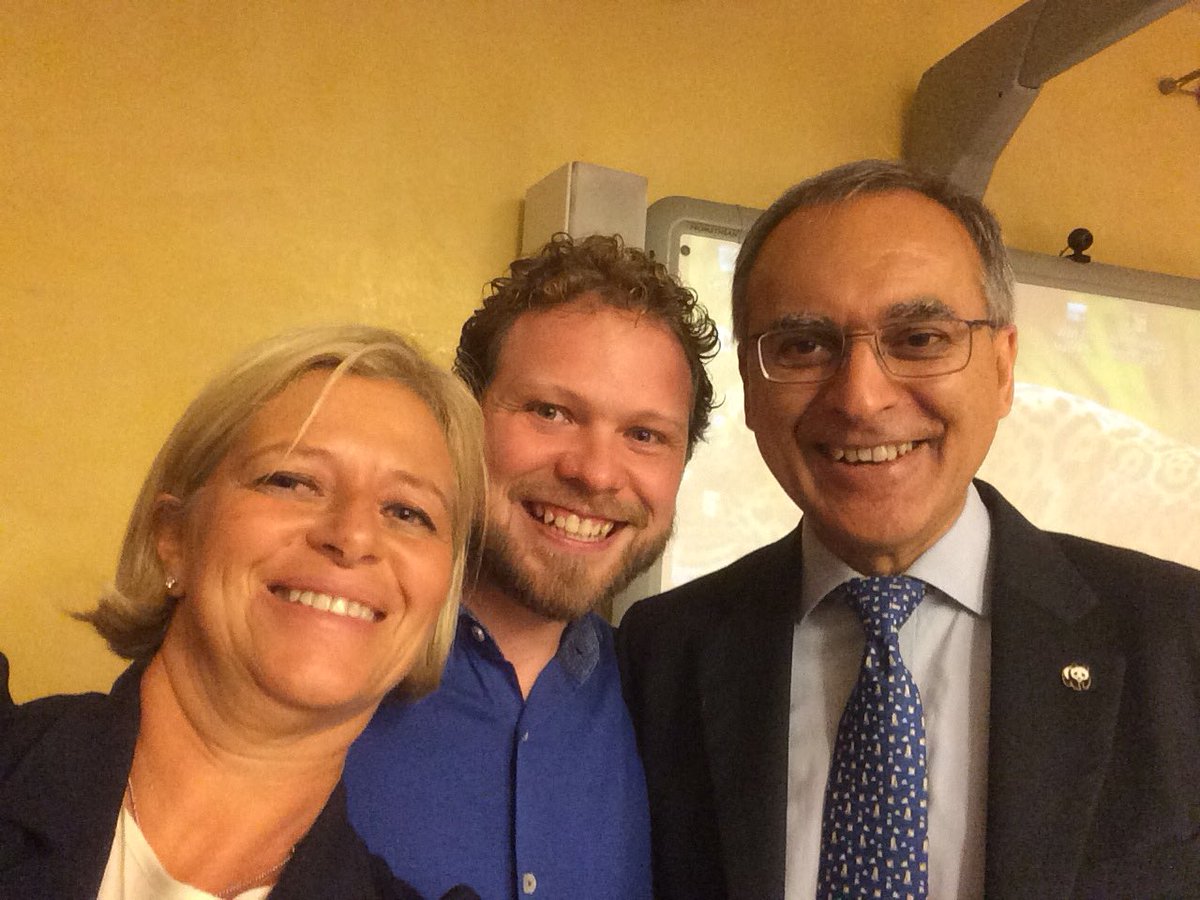 WWF_YOUng's tweet photo. Simply... #TogetherPossible! @PavanSukhdev @donabianchi1  #WWFYOUng @WWFitalia https://t.co/OWBEqwLt4Q