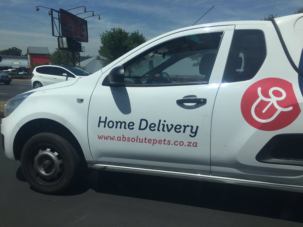tamy_tequila's tweet photo. @Absolute_Pets this driver was driving up my ass and I tapped my brakes so he could give a gap and then he started swearing at me &amp; giving me the middle finger! These are the guys you are employing as the face of your company! I have called to speak to a manager, waiting feedback https://t.co/hnLG95ozva