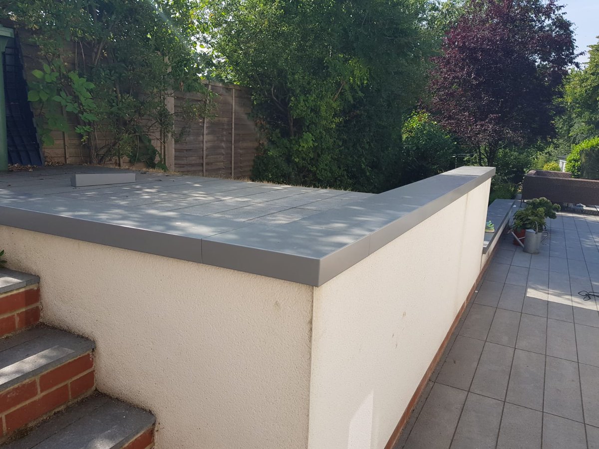 guttercareuk's tweet photo. Recent job completed in #Winchester
@Guttercareuk fitted #Aluminium wall #copings to retaining walls in a customers rear garden. We fitted the copings to prevent any water damage to the rendered walls.
#Guttercareuk #Fascia #Soffits #Guttering https://t.co/B4XzrN7UBC