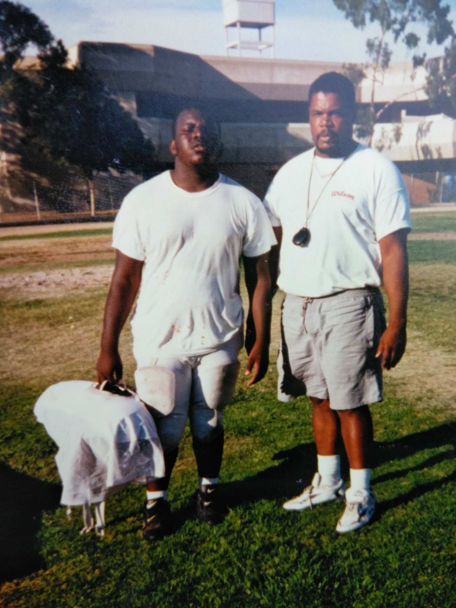 CoachAjaxx's tweet photo. #TBT #HomecomingWeekAtTheEmpire #1996 #10thGrade #MeAndPops  #iLearnFromTheBest #RomanPride #RomanEmpire #RomanNation #WeAllRomans @RomanFootball2 https://t.co/2AP5Su34DK