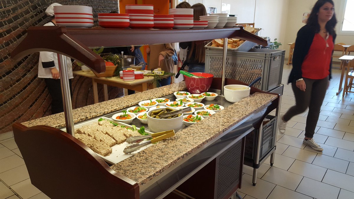 GestionLycee's tweet photo. Aujourd'hui repas d'automne. Bon appétit ! @LP_Chabanne @NvelleAquitaine @lesproduitsdeNA @acpoitiers #garp #restaurationcollective https://t.co/KS2DELMCmd