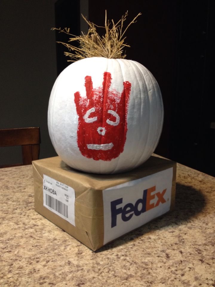 ARJENCon's tweet photo. Fed ex from glasgow to Finestrat in Spain special D “Custard” https://t.co/ih4o3OiUqp