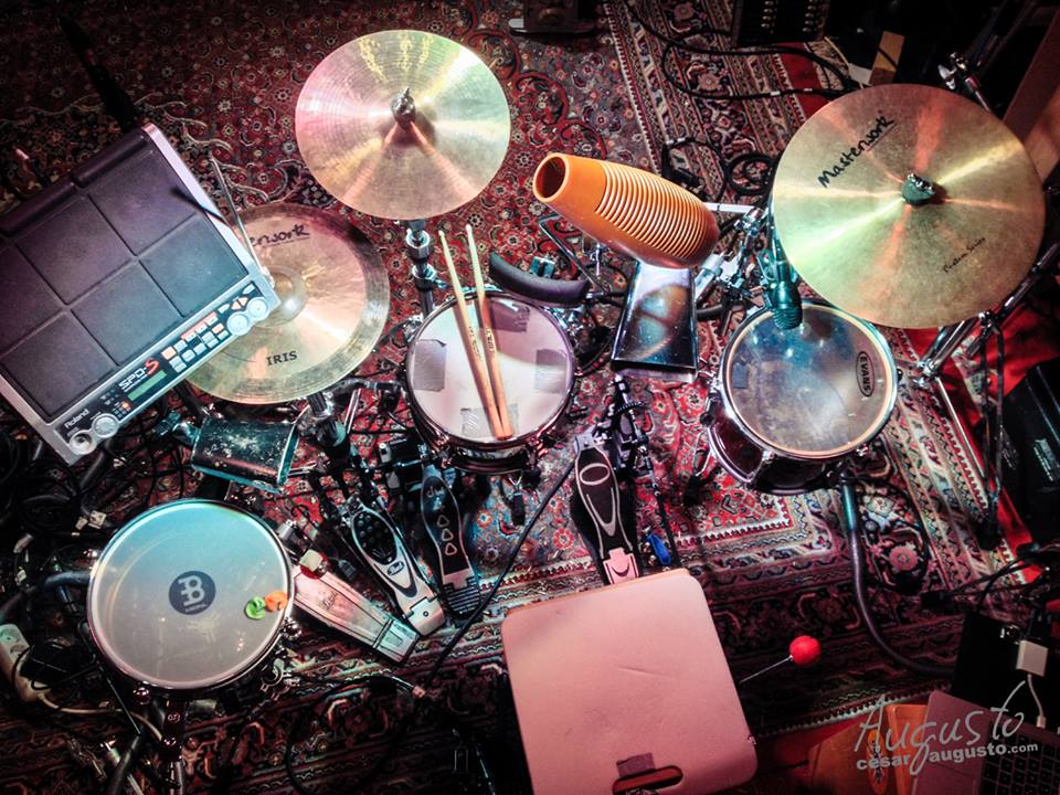 MASTERWORKcym's tweet image. Hybrid Acoustic kit 🥁
#masterworkib #masterworkcymbals @masterworkcym 
#cajon #drummin #percussion #drumming #turkishcymbals